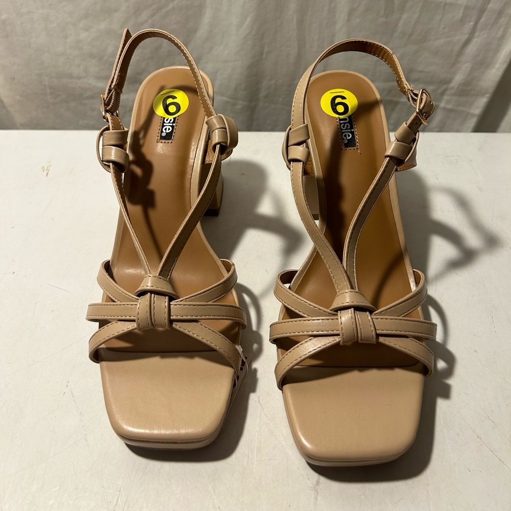 Kensie tan platform sandals with 3” block heels buckle ankle strap size 9 NWT